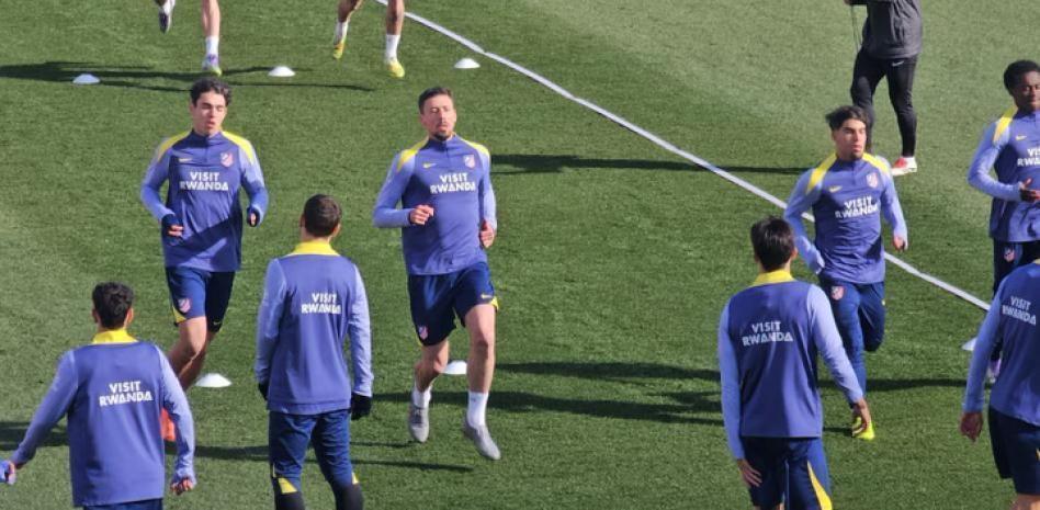 爱游戏登陆入口-世体：朗格莱伤愈归队完成今日合练，马竞一线队伤员清零