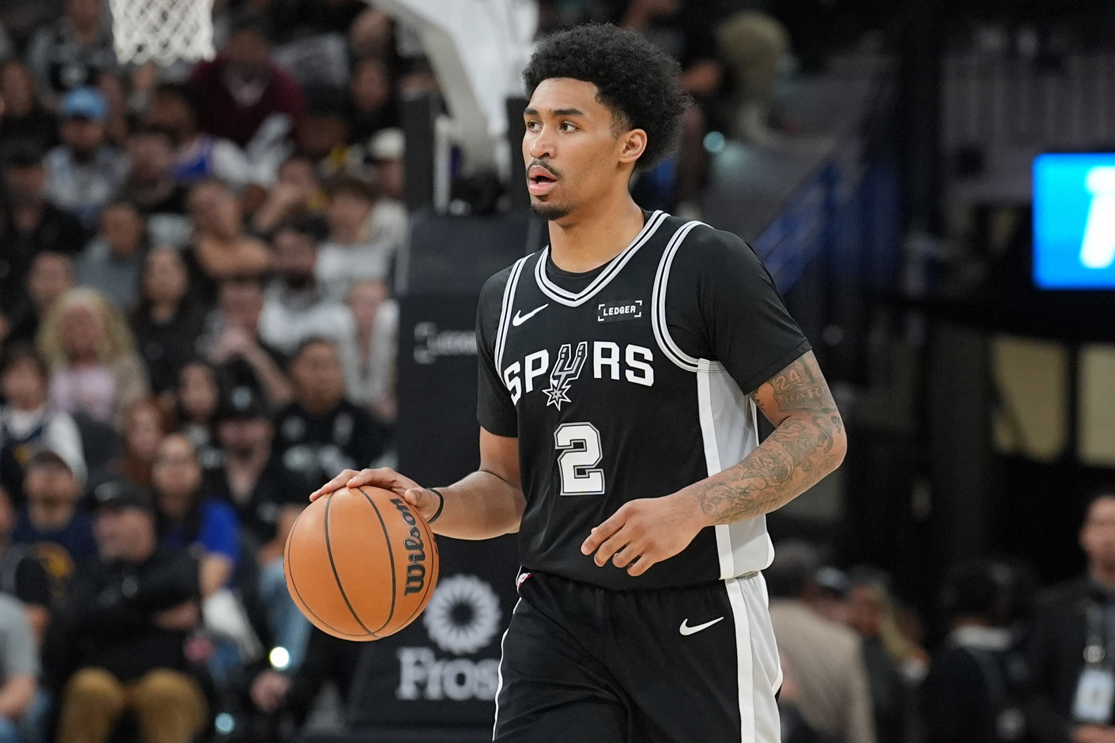 爱游戏登入-米奇:哈珀目前的状态为每日观察 他右腿肌肉挫伤&没有长期隐患